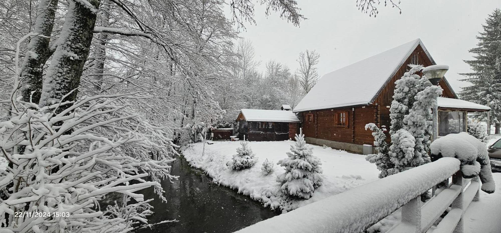 Vodenica Vrelo Chalets Vrelo Koreničko Exteriér fotografie